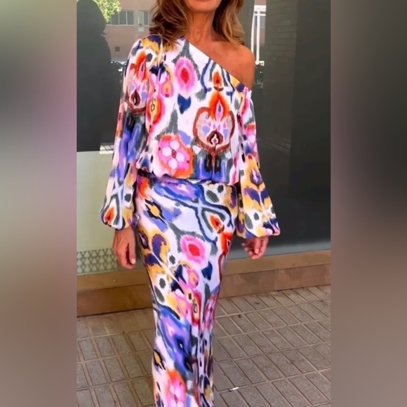 Two Piece Set Green Hydrangea Elegant Bohemian Off Shoulder Skirt & Top. - Picture 5 of 8